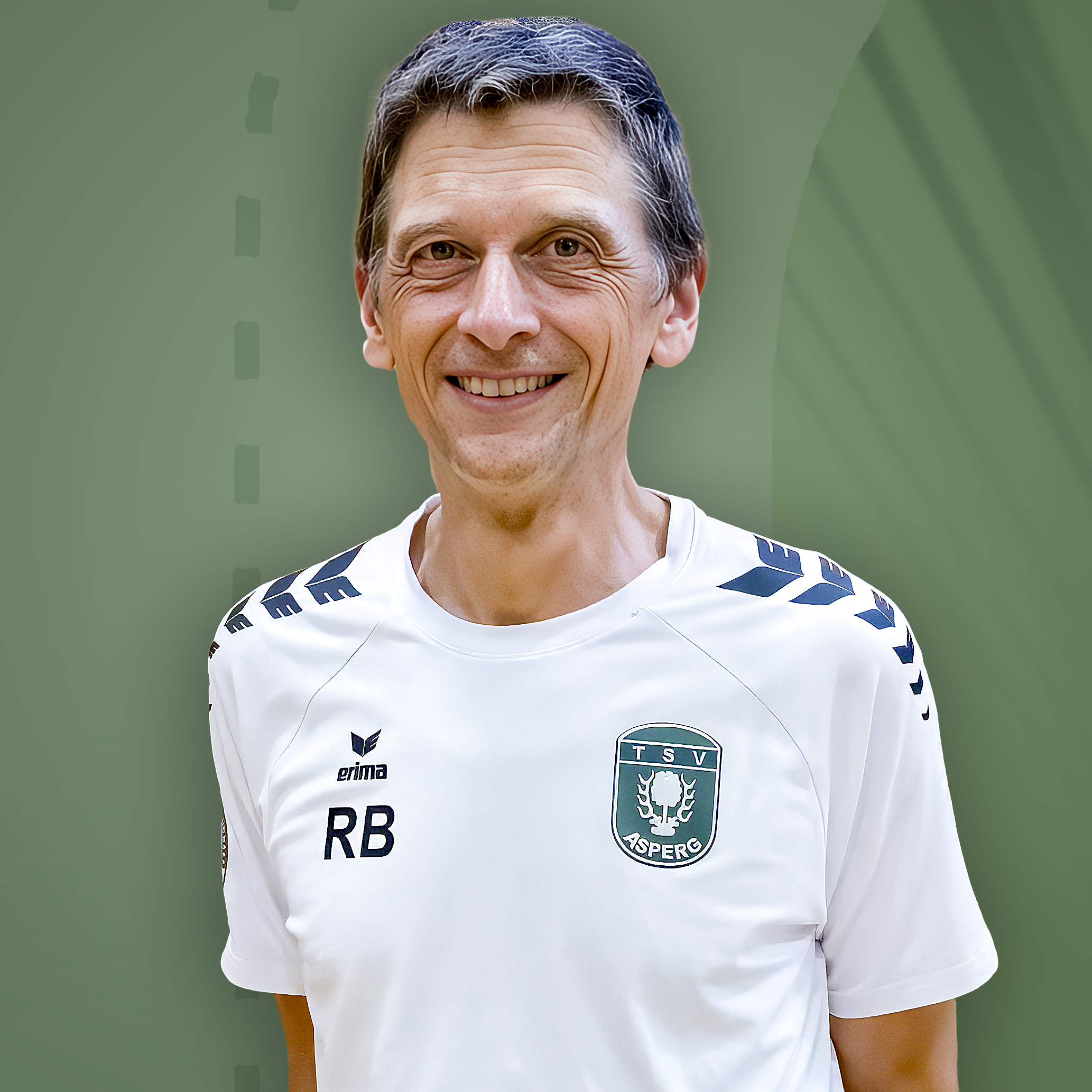 Der Trainer der Piccolos Ralph Bender