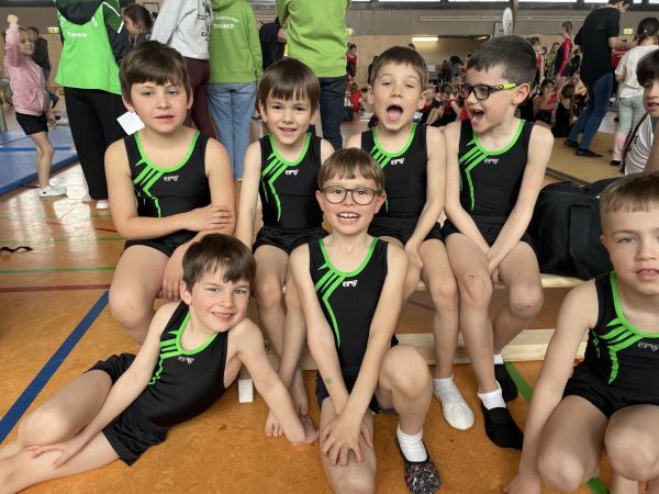 Kleines Gruppenfoto Jungs 2+2-Wettkampf in Sachsenheim