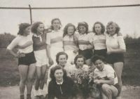 Die erste Asperger Frauenhandballmannschaft