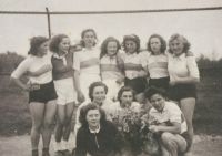 Die erste Asperger Frauenhandballmannschaft
