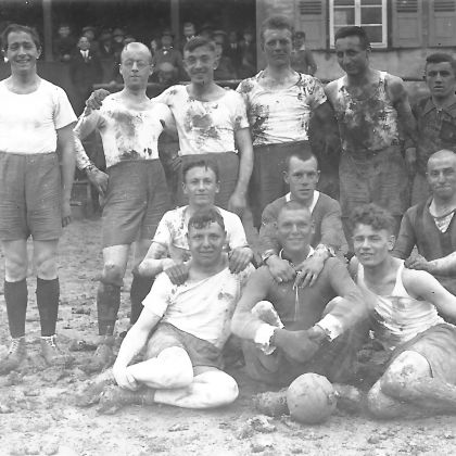 Die erste Asperger Handballmannschaft 1926