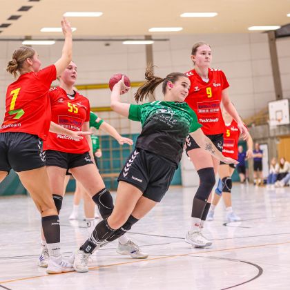 13.12.2025 Frauen 1 – TSG Schwäbisch Hall 24:25 | Bild: Mike Matysik (www.portraction.de)	