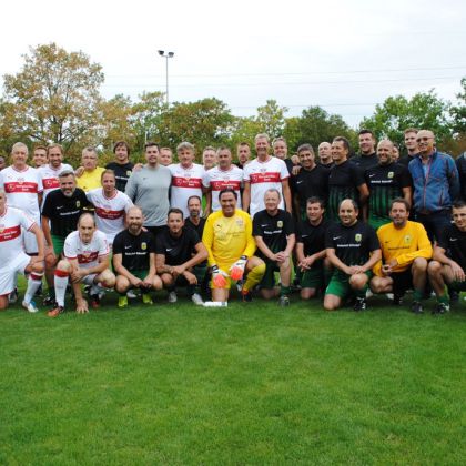 Die Traditionsmannschaft des VfB Stuttgart nach dem Spiel am 24.08.2018 in Asperg