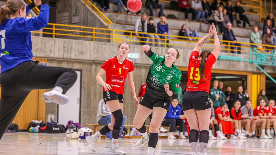 13.12.2025 Frauen 1 – TSG Schwäbisch Hall 24:25 | Bild: Mike Matysik (www.portraction.de)	